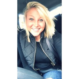 Meet your Posher, Halie